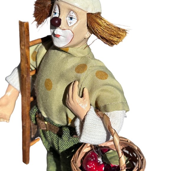 VINTAGE HANDMADE "MR. CLOWN THE APPLE PICKER"  (EUC) - Picture 5 of 6